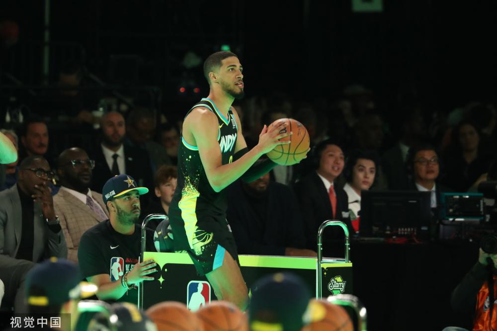 或通过电视 或通过电视